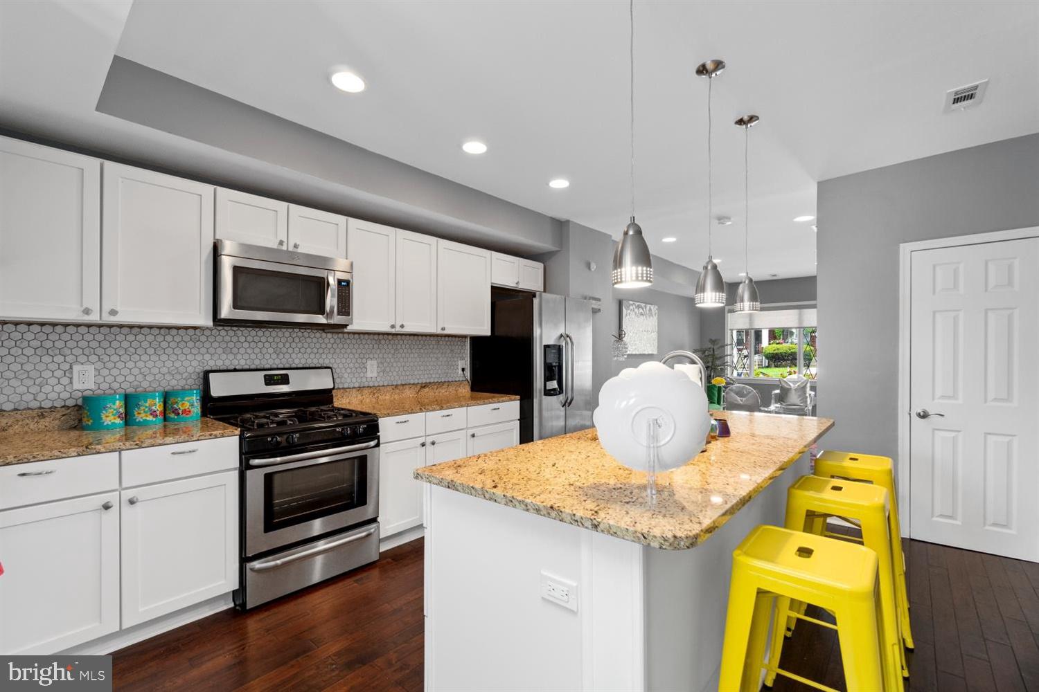 3816 Woodridge Road Baltimore, MD 21229 - Photo 9 of 30 Gallery Image 9