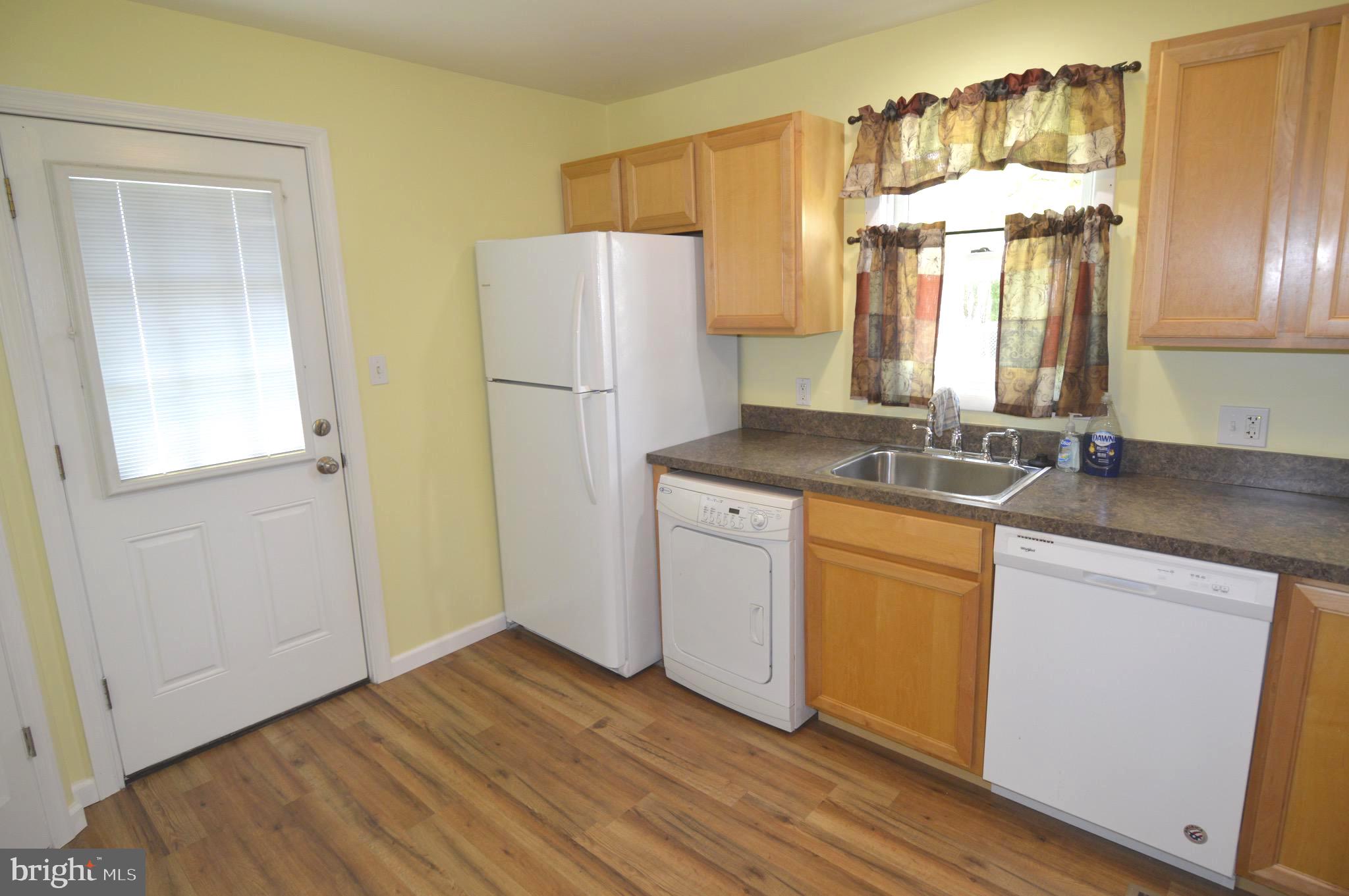1724 Earhart Road Essex, MD 21221 - Photo 4 of 16 Gallery Image 4