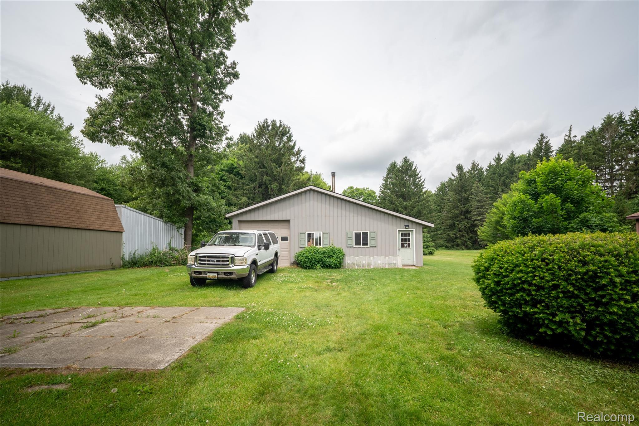 9404 North River Road Algonac, MI 48001 - Photo 29 of 37