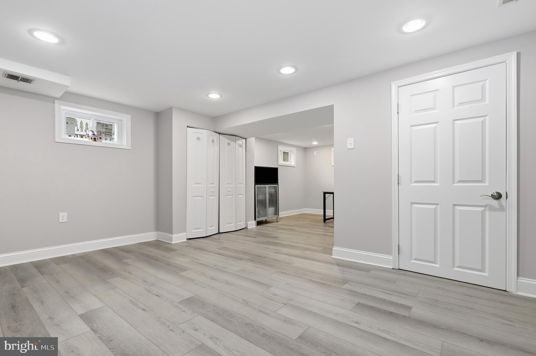 6401 Greentree Road Bethesda, MD 20817 - Photo 32 of 46