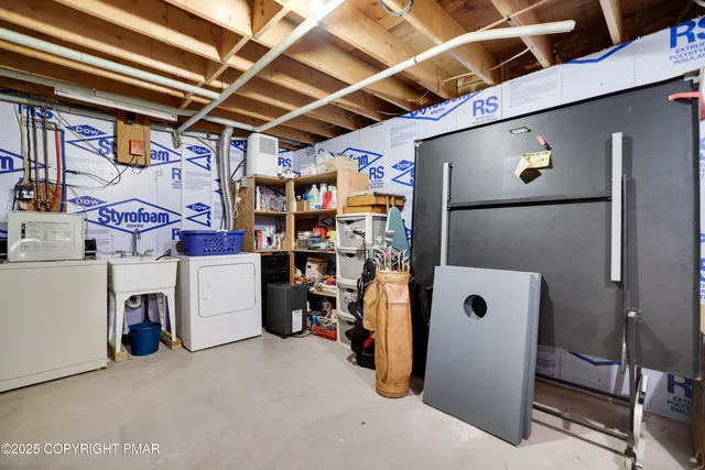 $900,000 | 113 Indian Drive, Greentown, PA 18426