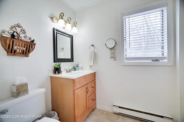 $900,000 | 113 Indian Drive, Greentown, PA 18426