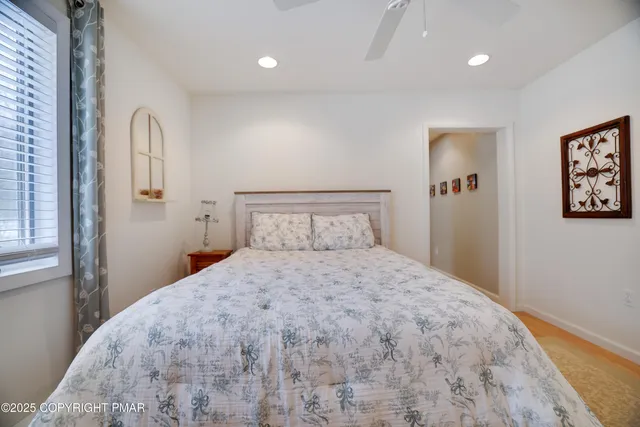 $900,000 | 113 Indian Drive, Greentown, PA 18426