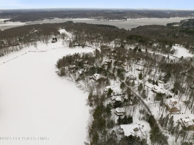 $900,000 | 113 Indian Drive, Greentown, PA 18426