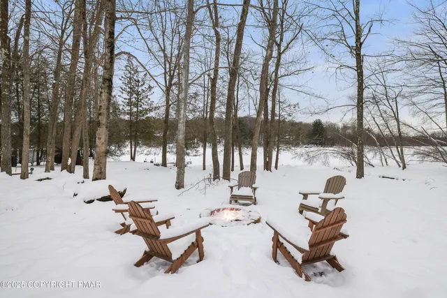 $900,000 | 113 Indian Drive, Greentown, PA 18426