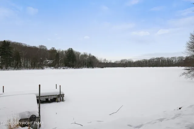 $900,000 | 113 Indian Drive, Greentown, PA 18426