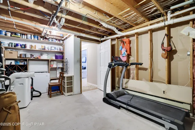 $900,000 | 113 Indian Drive, Greentown, PA 18426