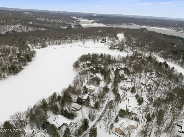 $900,000 | 113 Indian Drive, Greentown, PA 18426