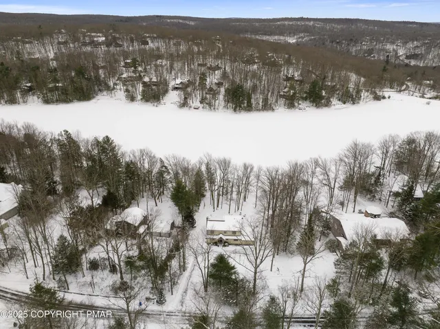 $900,000 | 113 Indian Drive, Greentown, PA 18426