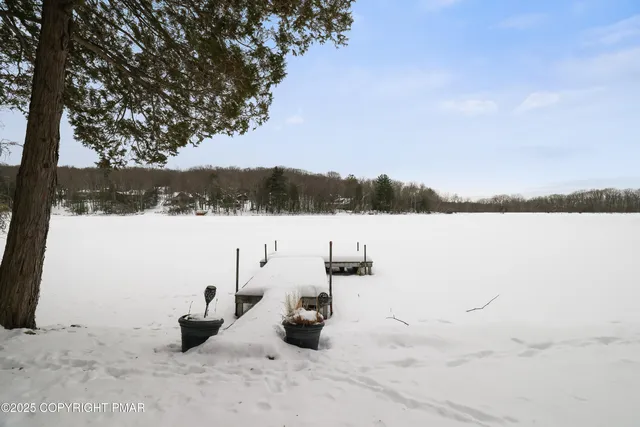 $900,000 | 113 Indian Drive, Greentown, PA 18426