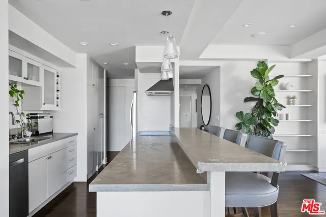 $1,899,000 | 2220 Avenue Of The Stars, Unit 702, Los Angeles, CA 90067