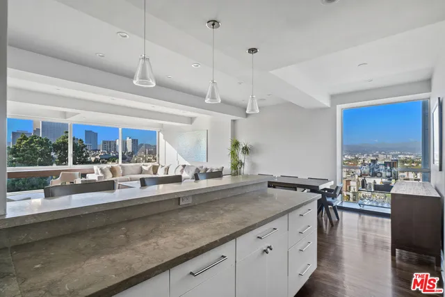 $1,899,000 | 2220 Avenue Of The Stars, Unit 702, Los Angeles, CA 90067