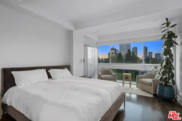 $1,899,000 | 2220 Avenue Of The Stars, Unit 702, Los Angeles, CA 90067