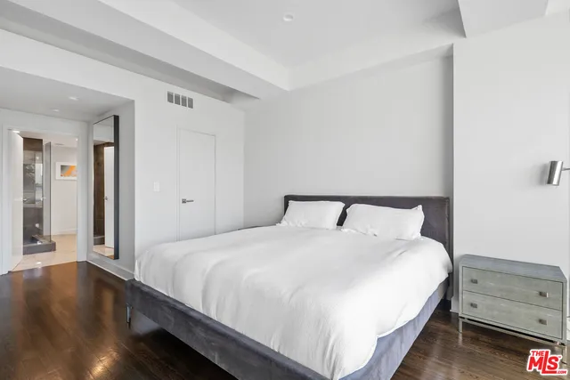 $1,899,000 | 2220 Avenue Of The Stars, Unit 702, Los Angeles, CA 90067