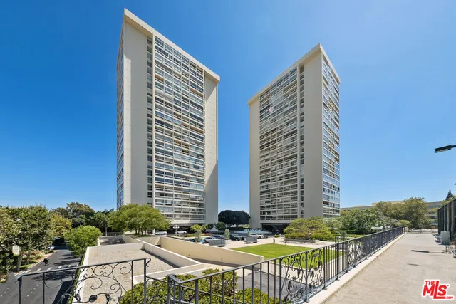 $1,899,000 | 2220 Avenue Of The Stars, Unit 702, Los Angeles, CA 90067