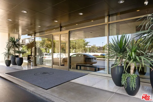 $1,899,000 | 2220 Avenue Of The Stars, Unit 702, Los Angeles, CA 90067