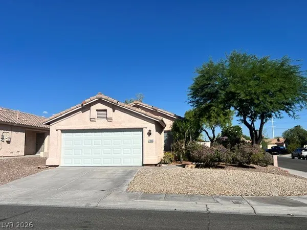$2,100 | 7800 Seychelles Court, Las Vegas, NV 89129