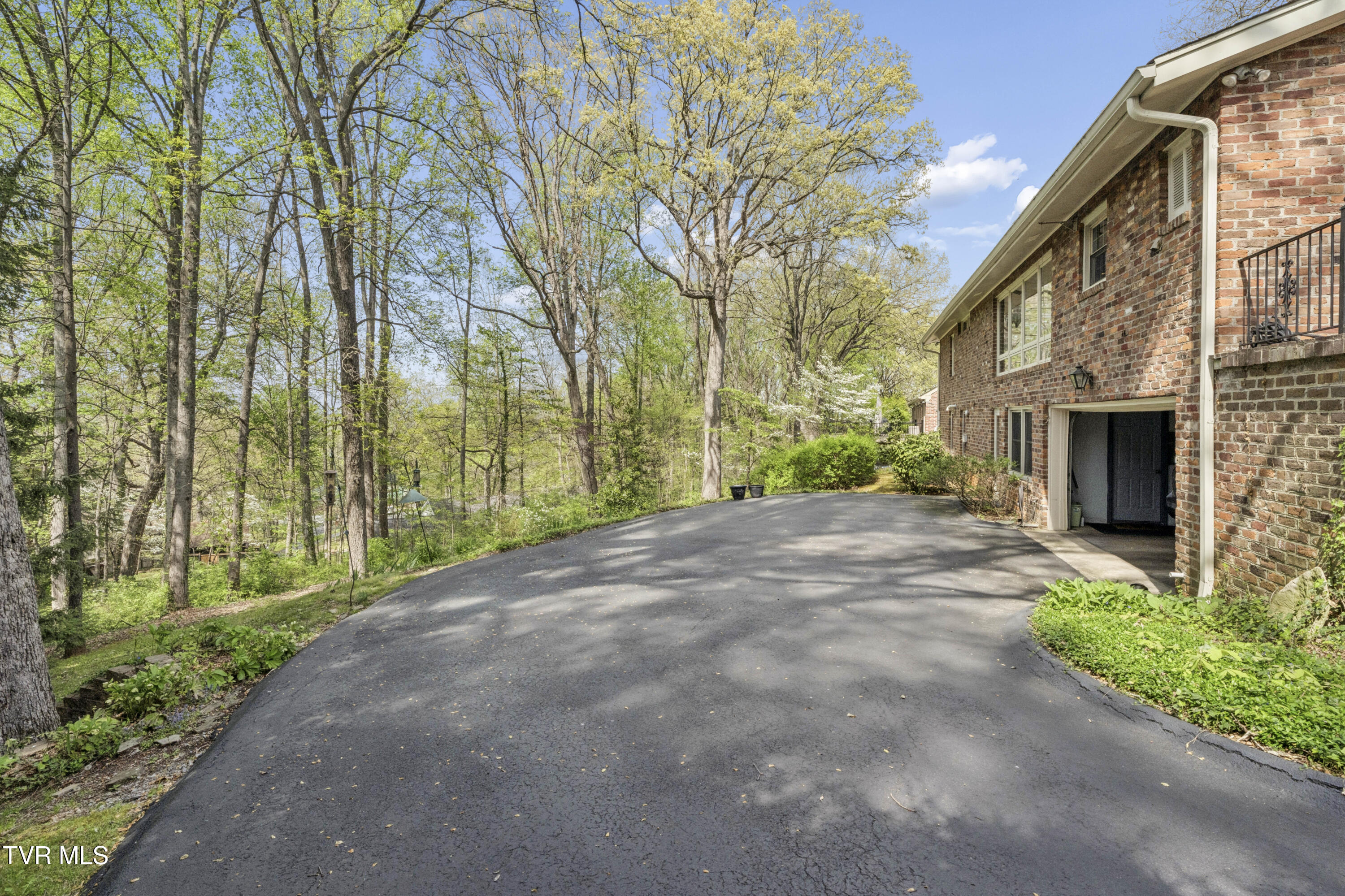 303 Hillside Road Johnson City, TN 37601 - Photo 47 of 70 Hillside--43