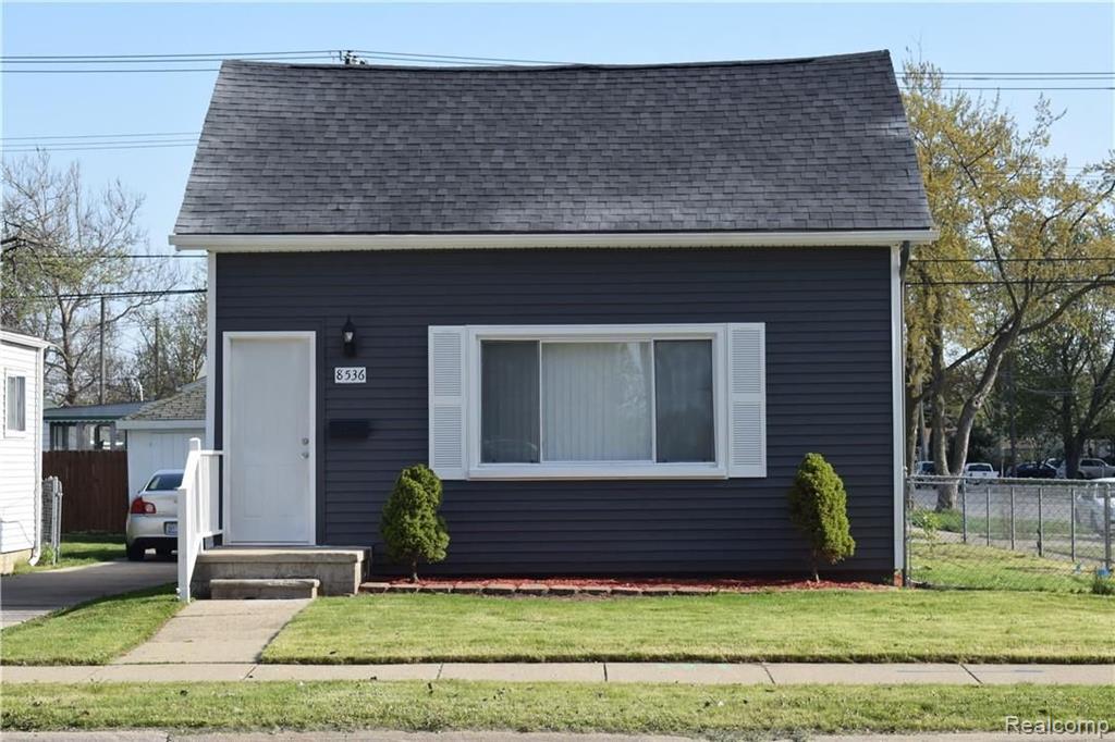 8536 Stephens Warren, MI 48089 - Photo 1 of 26