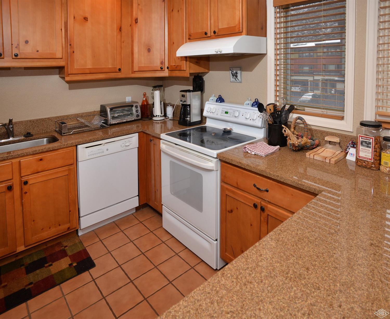 2550 Kinnickinnick Road, Unit J1 Vail, CO 81657 - Photo 11 of 17 Additional Photo