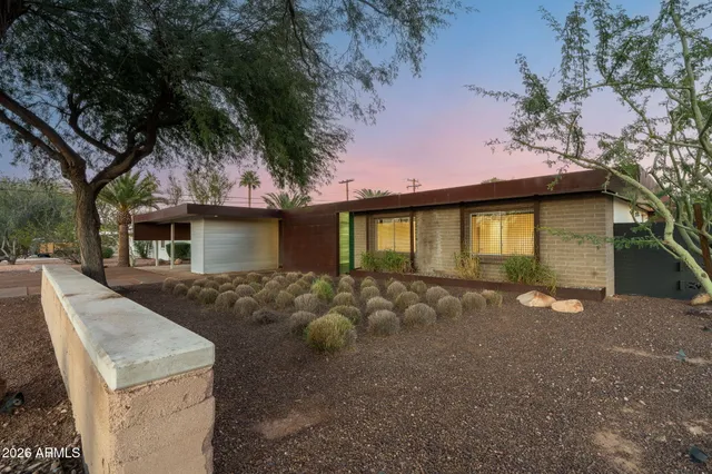 $1,495,000 | 9825 North 35th Place, Phoenix, AZ 85028