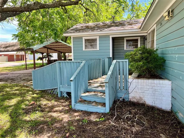 $150,000 | 200 Dallas Street, Nocona, TX 76255