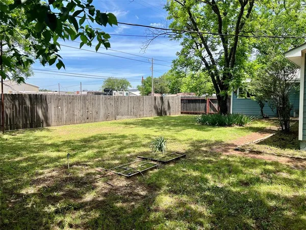 $150,000 | 200 Dallas Street, Nocona, TX 76255