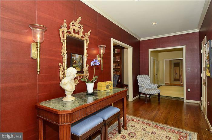 913 Poplar Hill Road Baltimore, MD 21210 - Photo 7 of 21 a view of living room with furniture and wooden floor