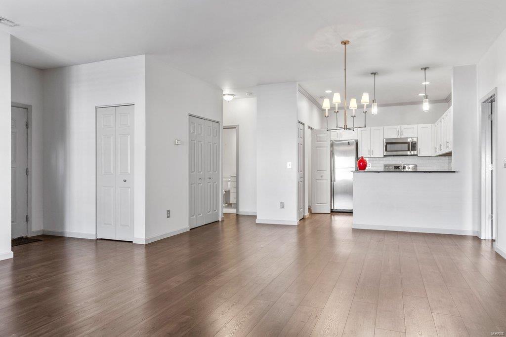 1085 North Spoede Road Creve Coeur, MO 63146 - Photo 6 of 27 Gallery Image 6