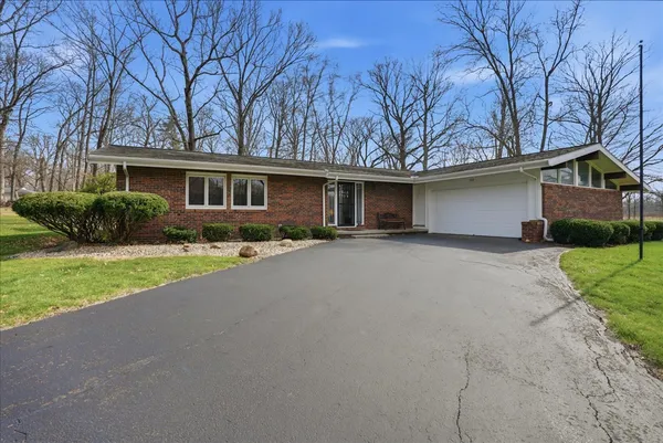 $275,000 | 112 Peine Drive, Lexington, IL 61753