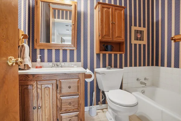 $275,000 | 112 Peine Drive, Lexington, IL 61753