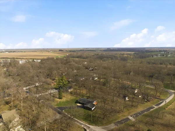 $275,000 | 112 Peine Drive, Lexington, IL 61753