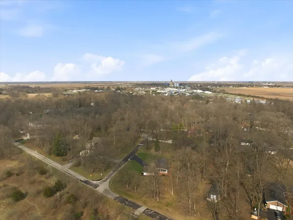 $275,000 | 112 Peine Drive, Lexington, IL 61753