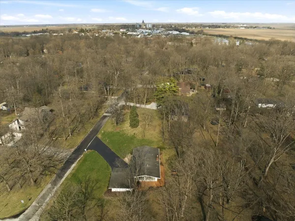 $275,000 | 112 Peine Drive, Lexington, IL 61753