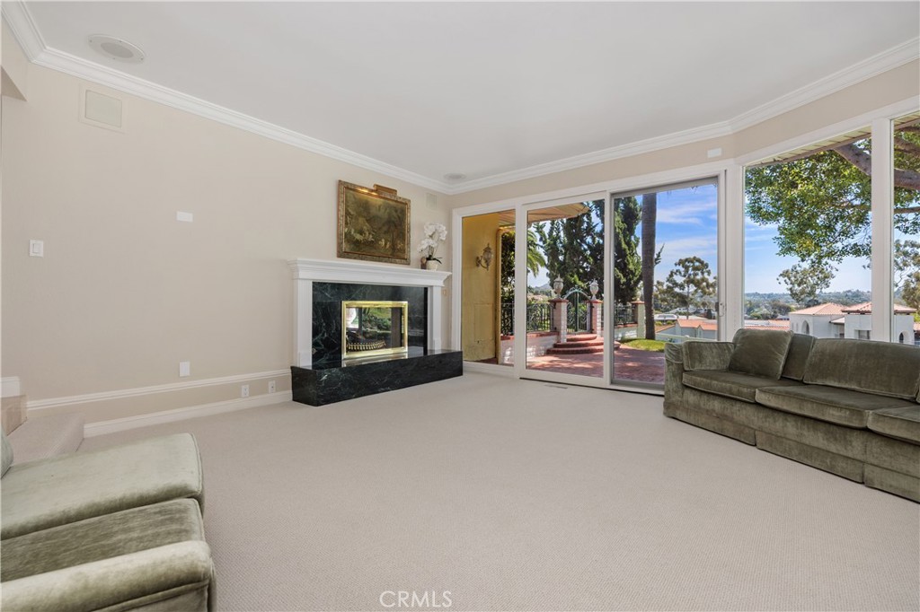 2086 Playa Road Carlsbad, CA 92009 - Photo 20 of 44 Living room