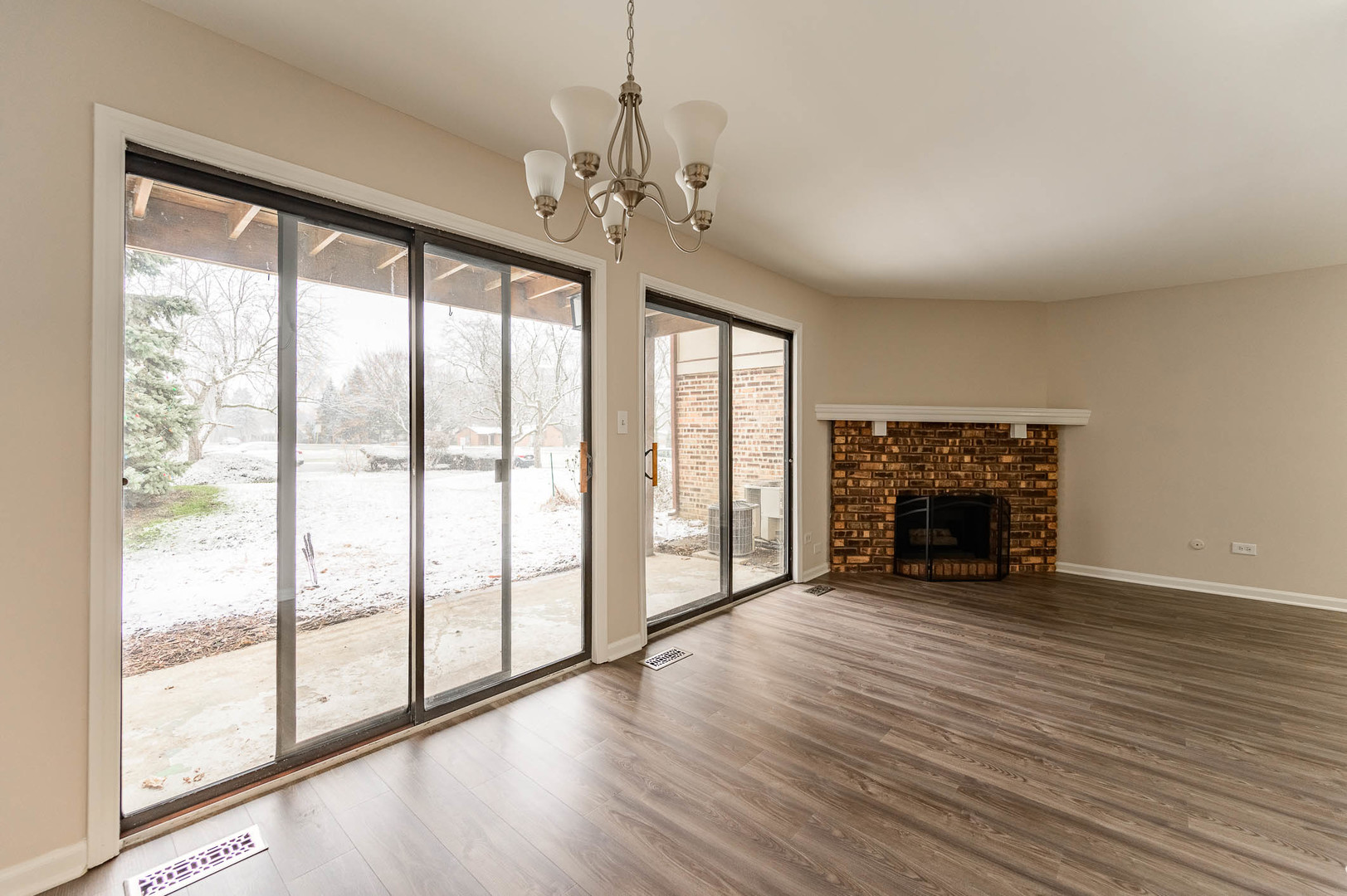 1452 North Elmhurst Road, Unit 103C Mount Prospect, IL 60056 - Photo 2 of 7 Gallery Image 2