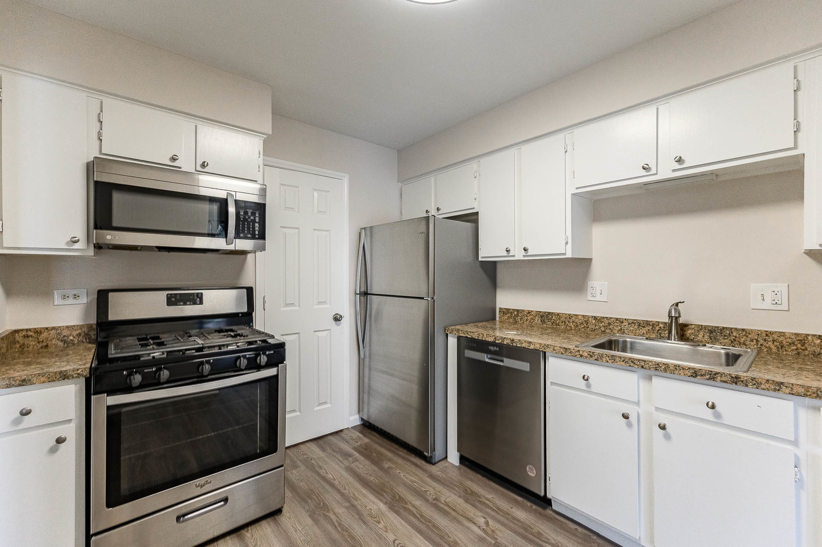 1452 North Elmhurst Road, Unit 103C Mount Prospect, IL 60056 - Photo 4 of 7 Gallery Image 4