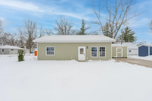 $187,900 | 1118 Millard Court, Three Rivers, MI 49093