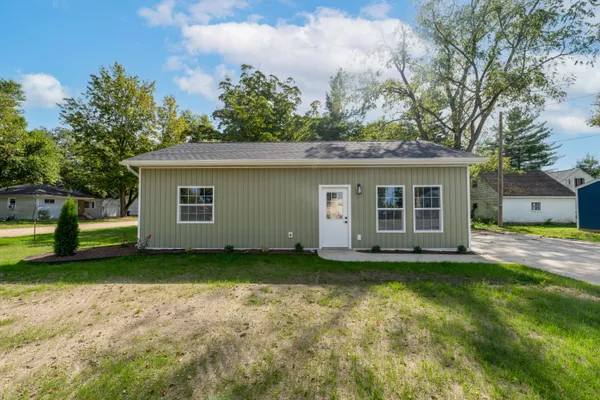 $187,900 | 1118 Millard Court, Three Rivers, MI 49093