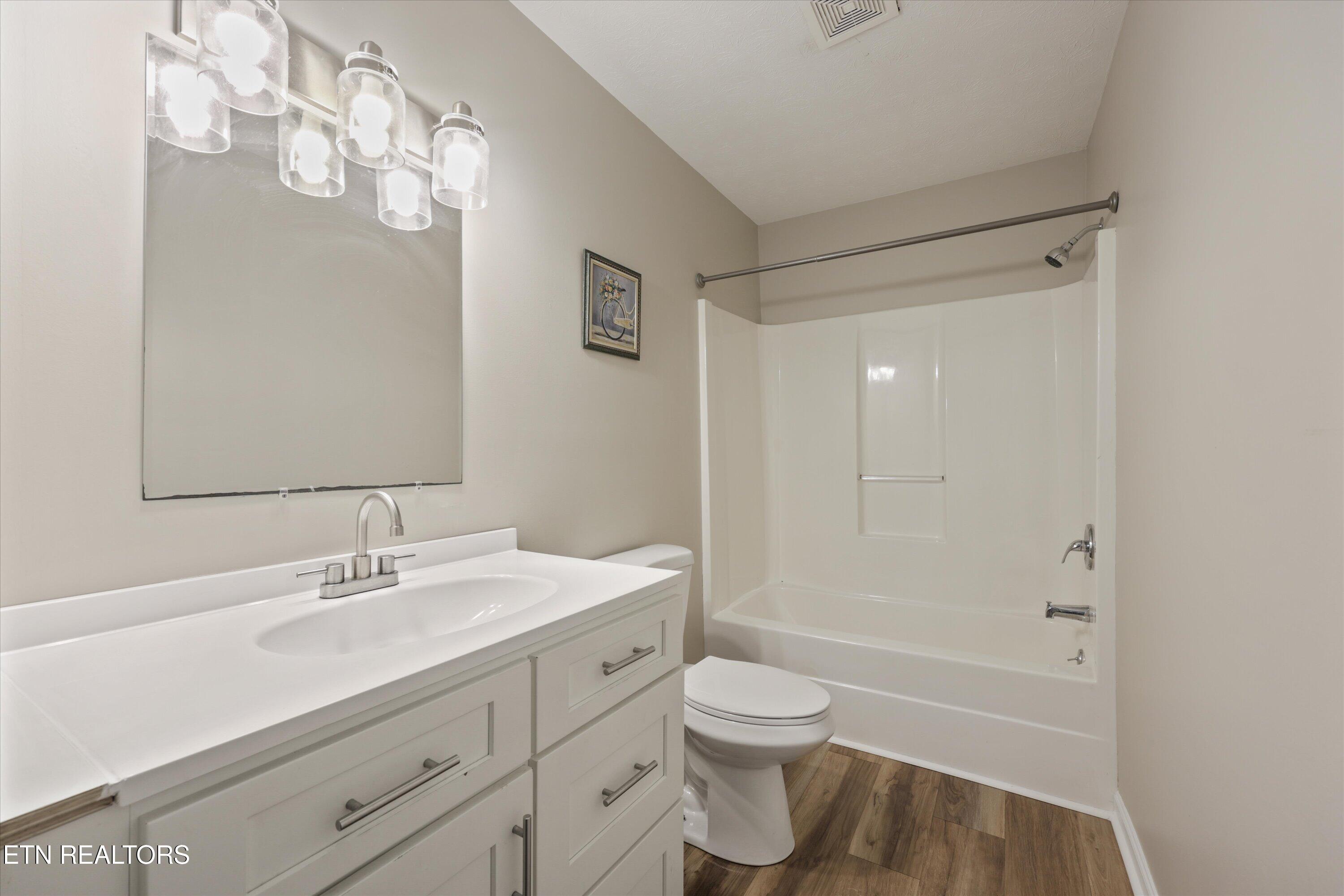 8002 Hill Road Knoxville, TN 37938 - Photo 19 of 38 Main bathroom