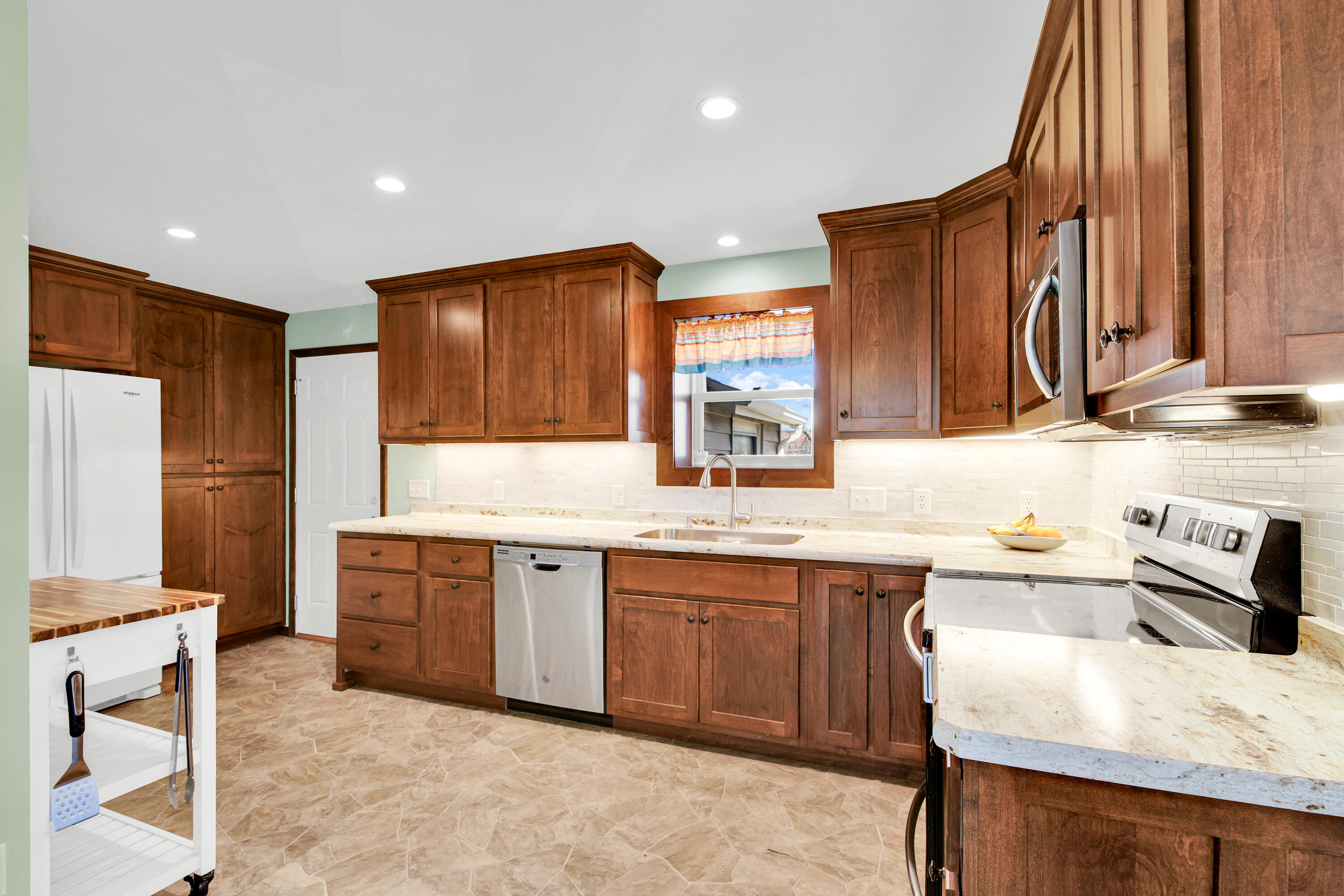 7550 Townline Road Barton, WI 53090 - Photo 8 of 30 7550 town line rd-11