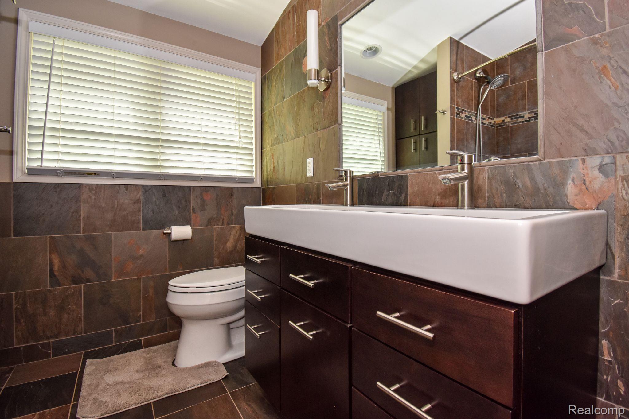 564 Bloomer Ridge Drive Rochester, MI 48307 - Photo 38 of 66 Gallery Image 38