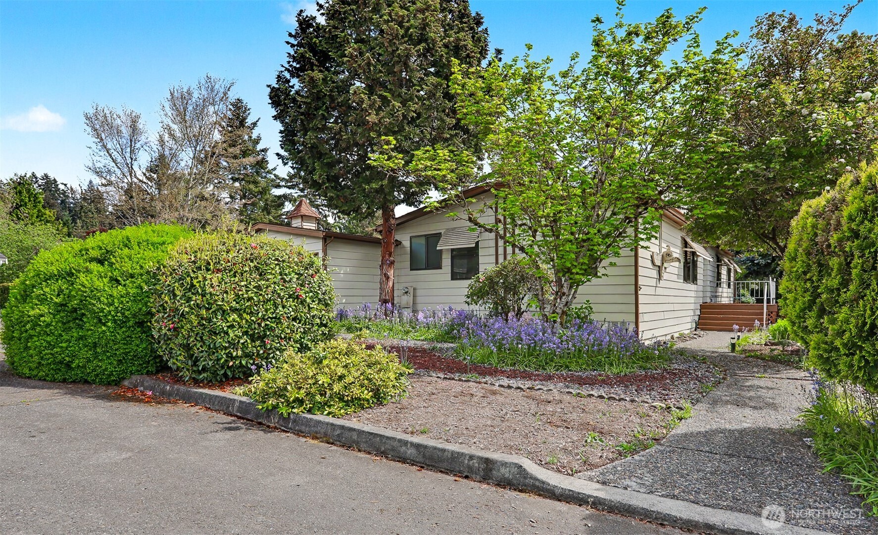 23809 Lake Drive East Bothell, WA 98021 - Photo 2 of 40