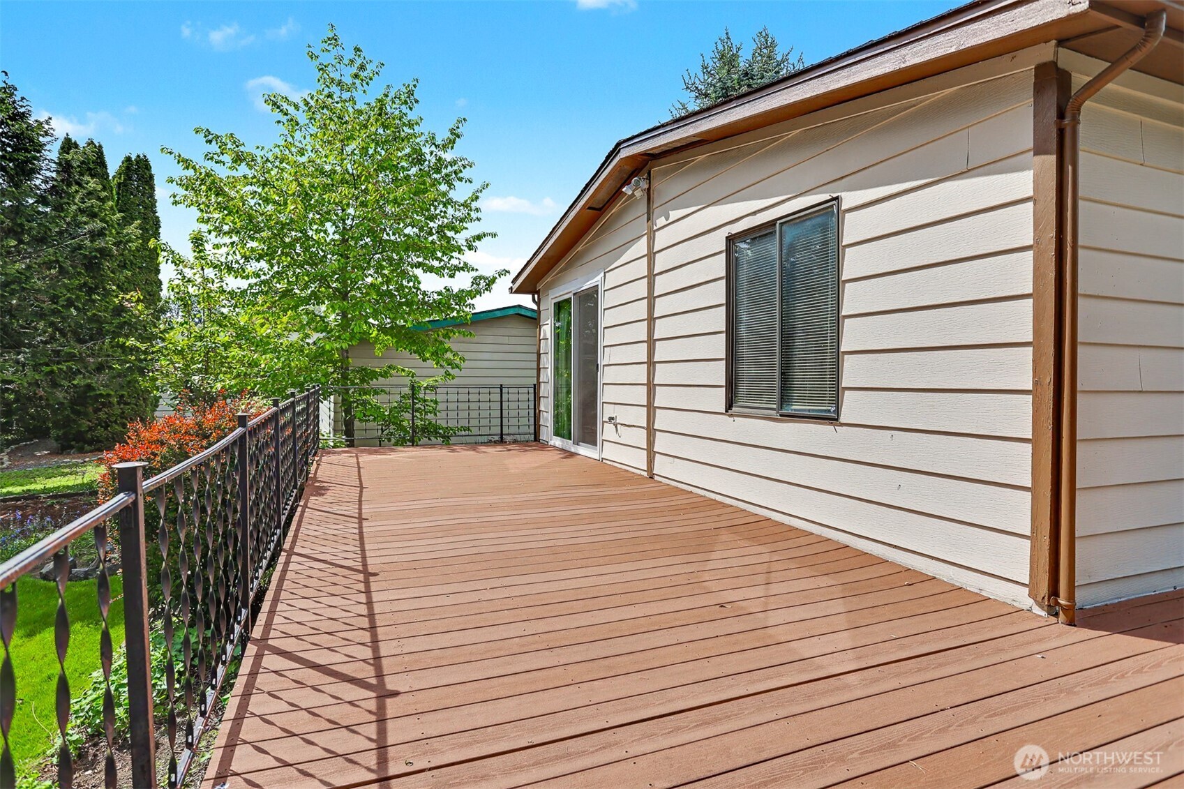 23809 Lake Drive East Bothell, WA 98021 - Photo 25 of 40