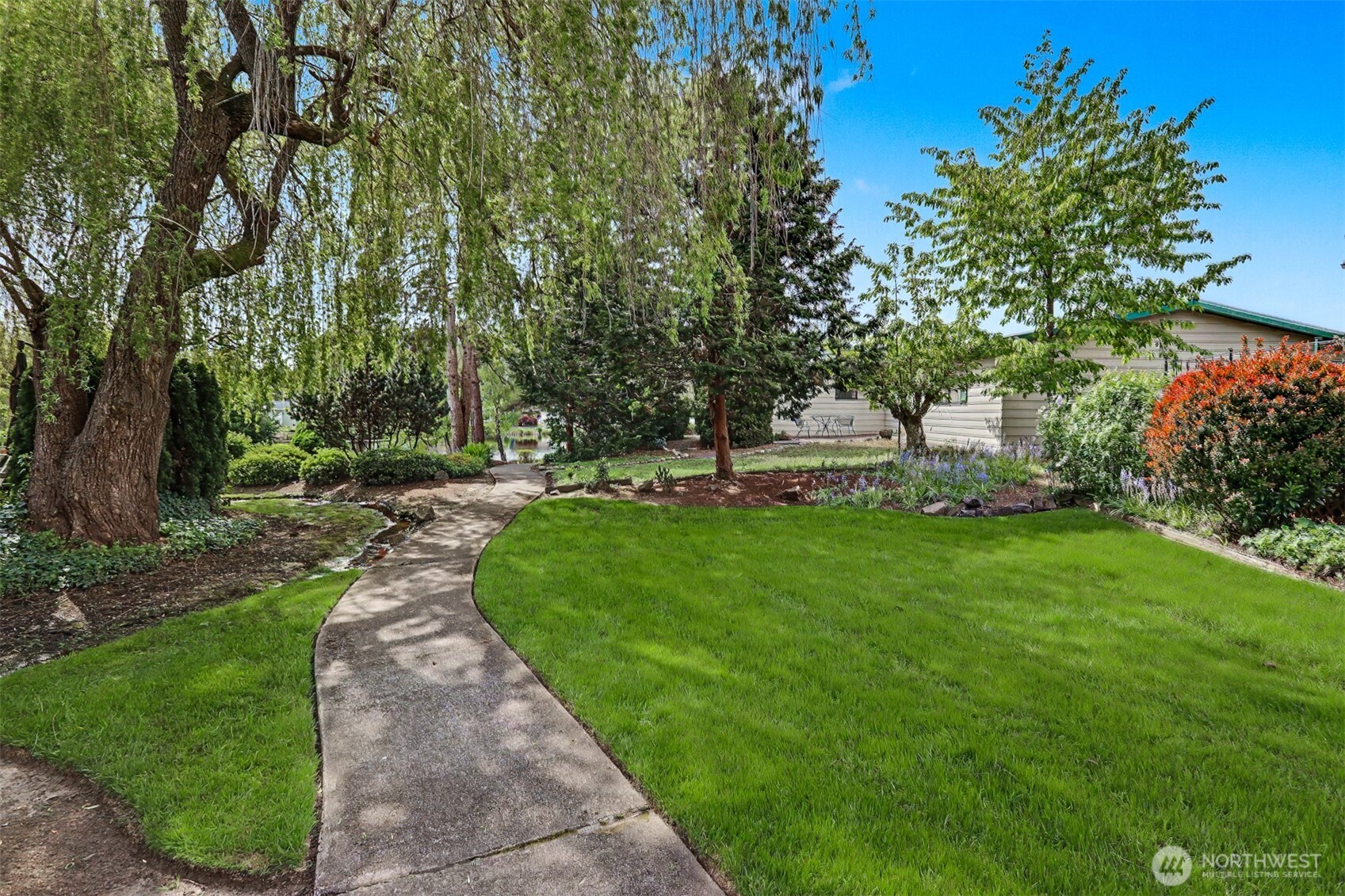 23809 Lake Drive East Bothell, WA 98021 - Photo 31 of 40