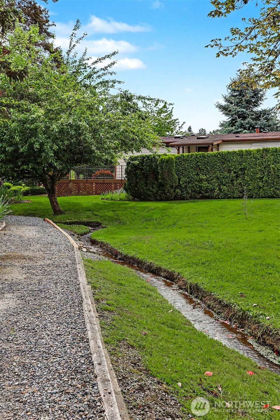 23809 Lake Drive East Bothell, WA 98021 - Photo 33 of 40