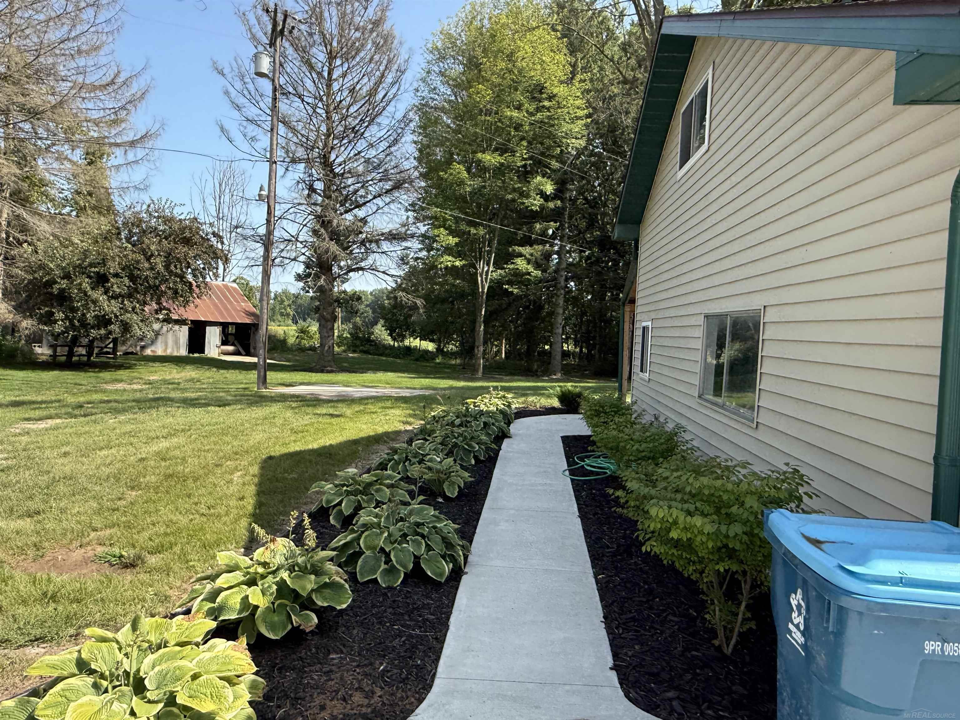 3067 West Huron Road Standish, MI 48658 - Photo 2 of 41