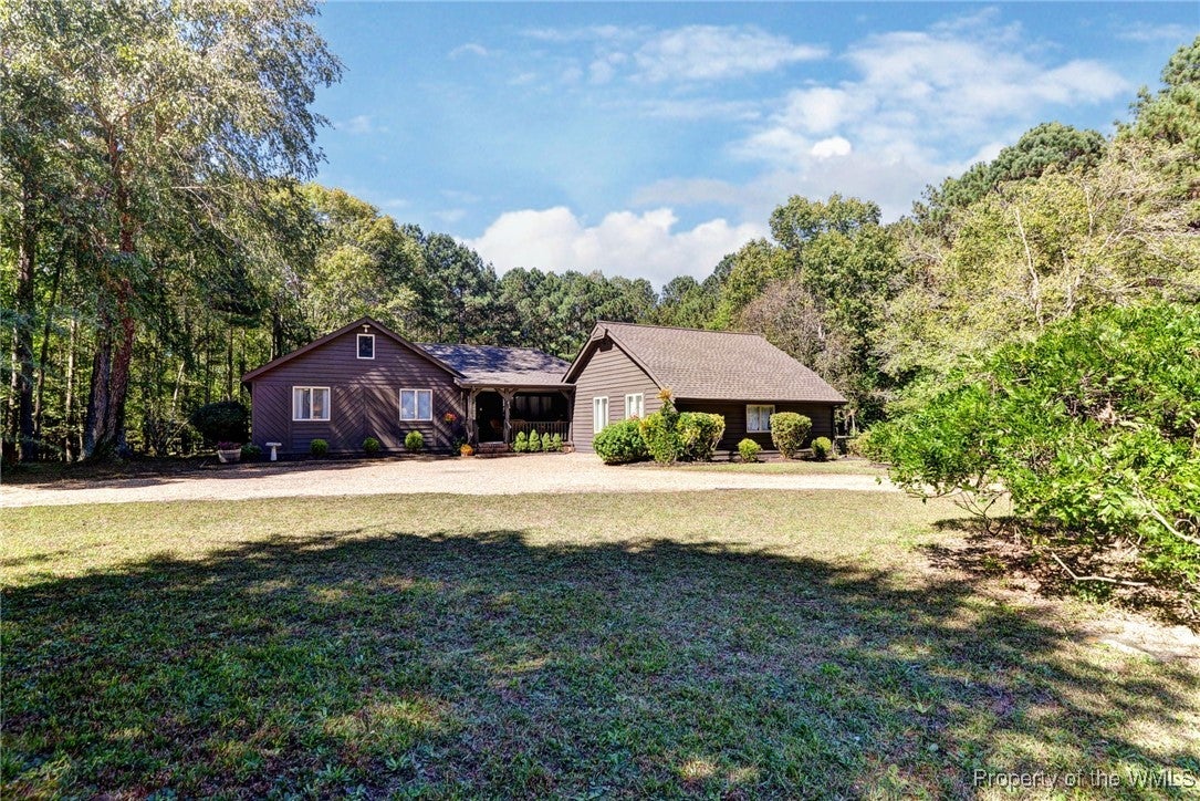 9427 Barnes Road Toano, VA 23168 - Photo 1 of 1 Circular Driveway