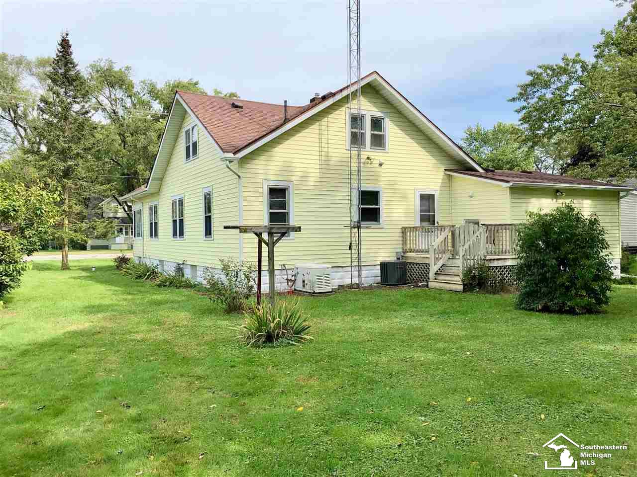 928 Cole Road Monroe, MI 48162 - Photo 6 of 32 31396429-5.JPG