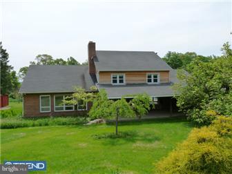 835 Freemansville Road Reading, PA 19607 - Photo 2 of 12 Gallery Image 2